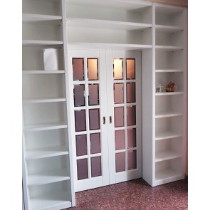 porta libreria laccata bianca con vetri molati